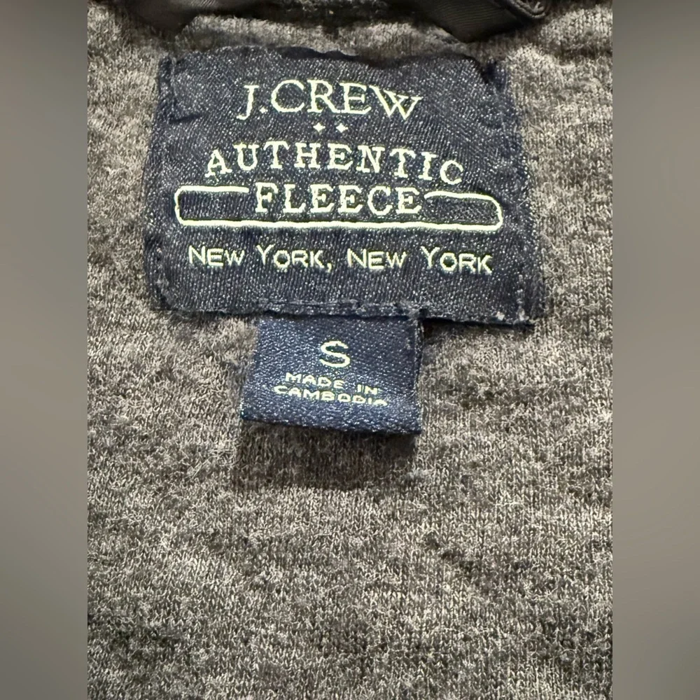 J.Crew Authentic Fleece Quilted Shirt Jacket Mens Small Gray Button Up Shacket